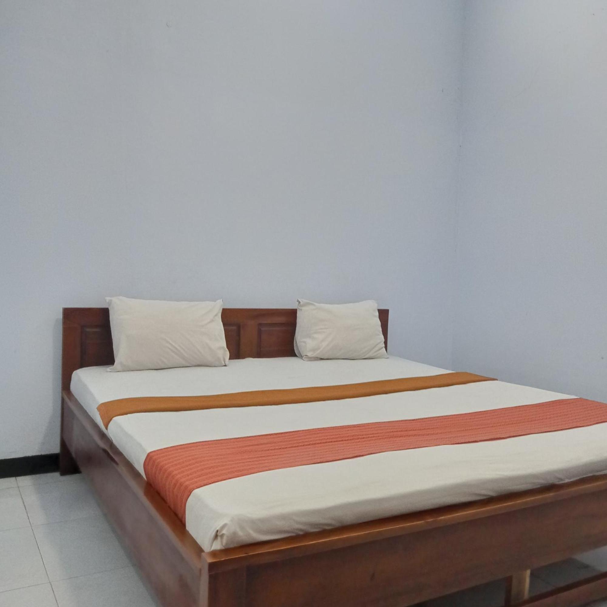 Hotel Ilhami Blitar Kültér fotó
